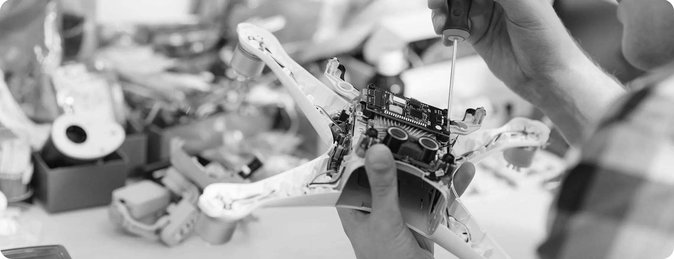 Assistência Técnica e Reparo Avançado em Drones DJI Consumer e Enterprise